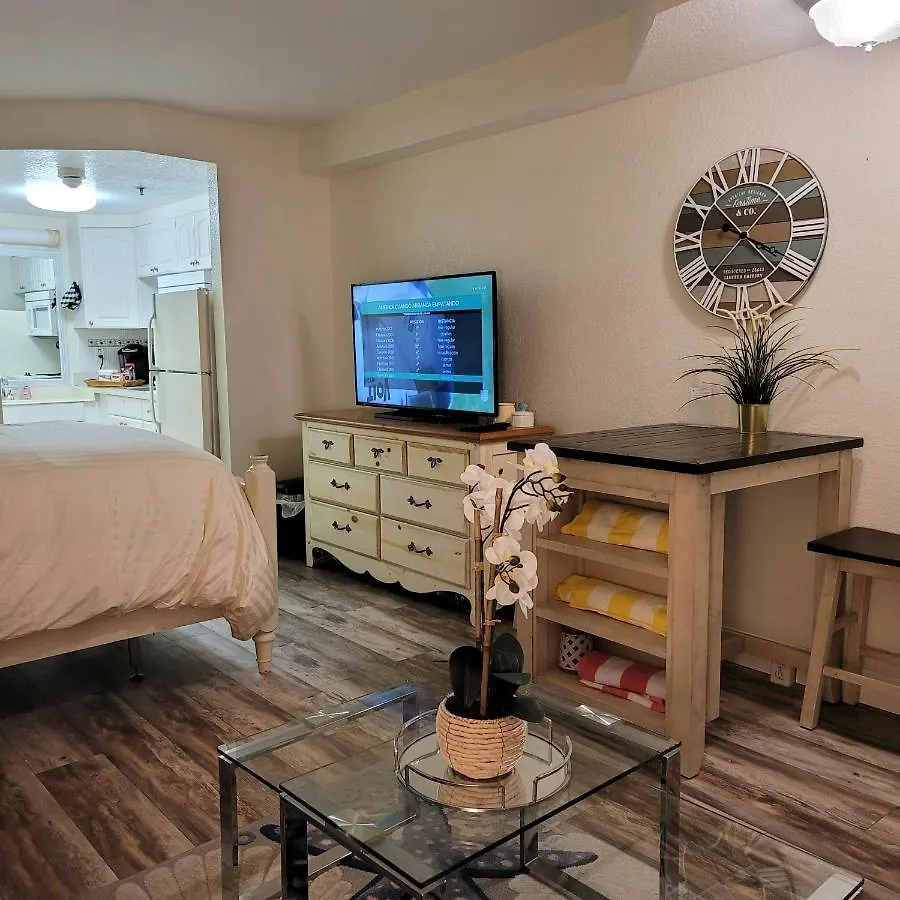 Stay On The Beach! Wonderful Location! Daytona Beach Aparthotel