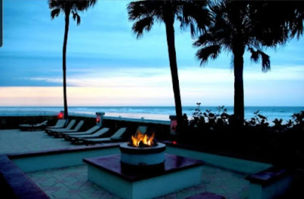 Stay On The Beach! Wonderful Location! Daytona Beach